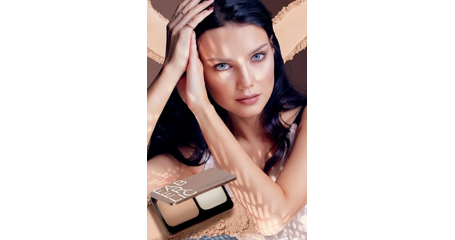 Пудра для лица Wet & Dry Perfect Me: универсальное тональное средство 2 в 1
