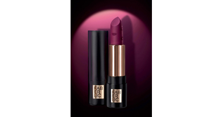 Матовая помада Matte Chic: стойкость 8 часов и насыщенный цвет в одно касание
